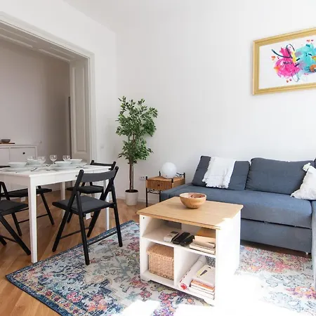 Artika - Chic & Sunlit In Downtown Belgrade